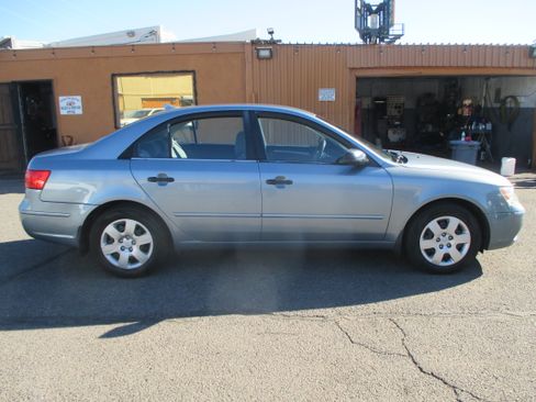 Used 2010 Hyundai Sonata GLS image 2
