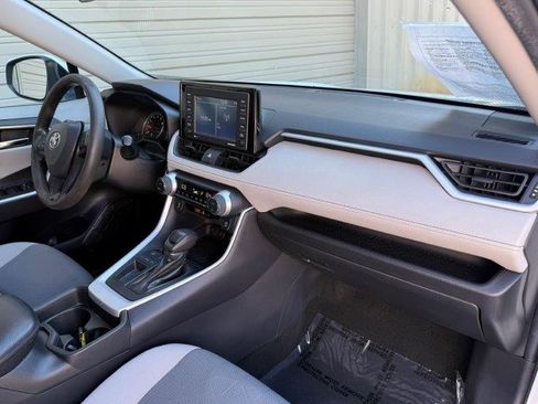 Used 2021 Toyota RAV4 XLE image 11