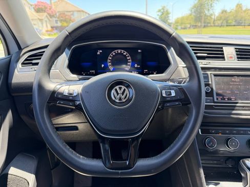 Used 2022 Volkswagen Tiguan FWD S image 12