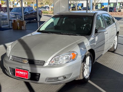 Used 2008 Chevrolet Impala LTZ image 3