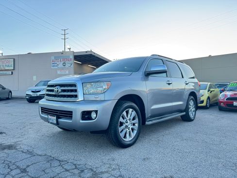 Used 2010 Toyota Sequoia Limited image 2
