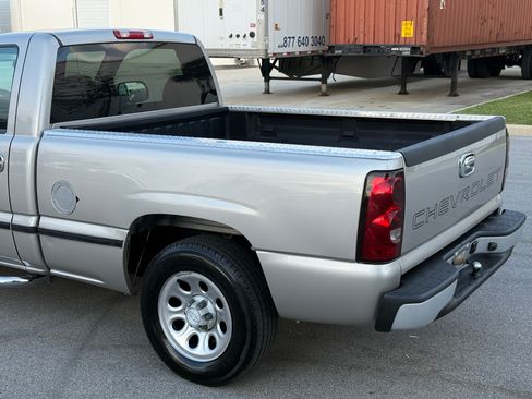 Used 2007 Chevrolet Silverado 1500 Classic W/T image 37