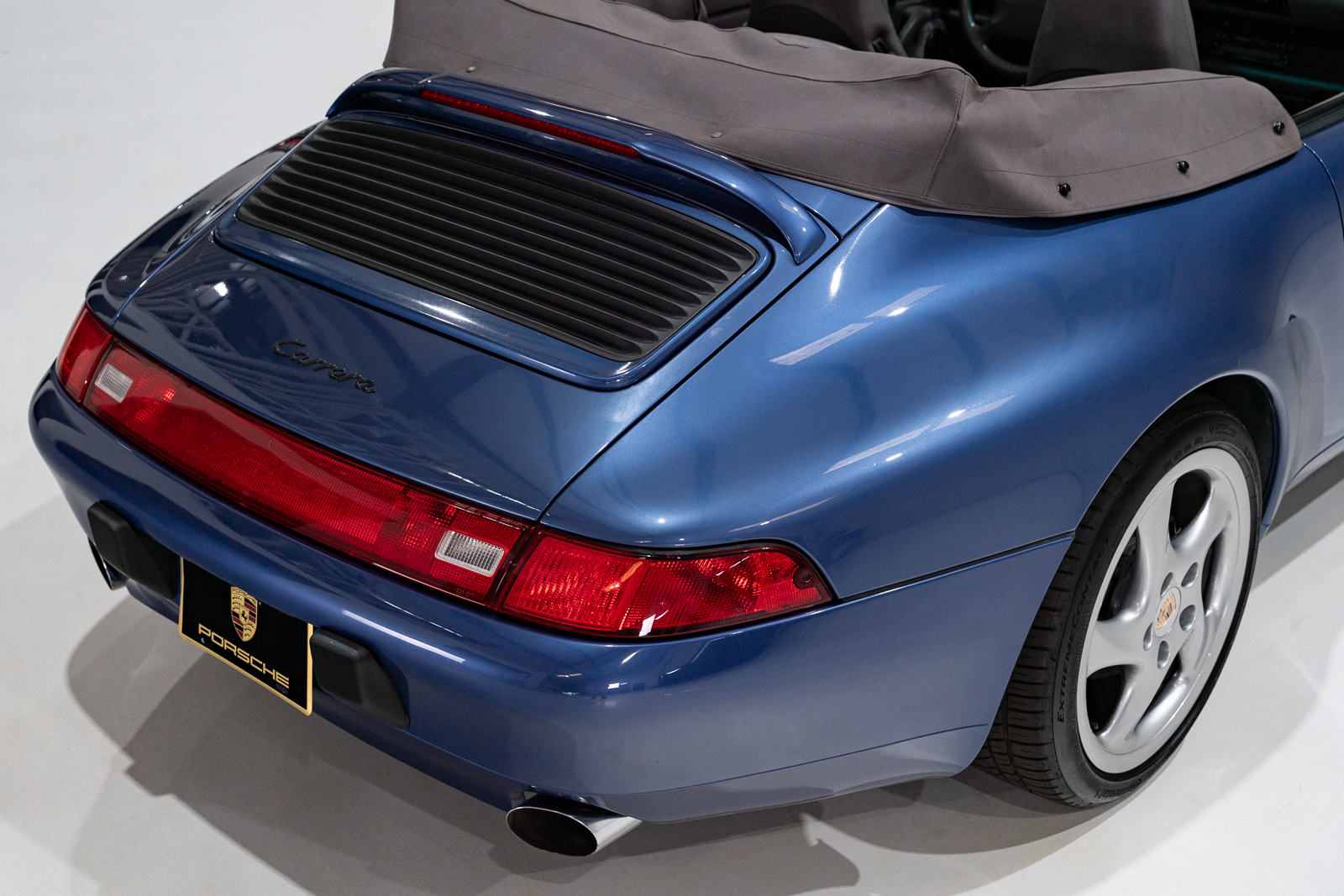 Used 1997 Porsche 911 Carrera Cabriolet RWD image 49