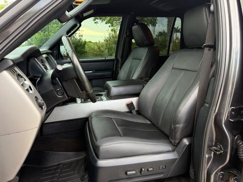 Used 2016 Ford Expedition 2WD image 9