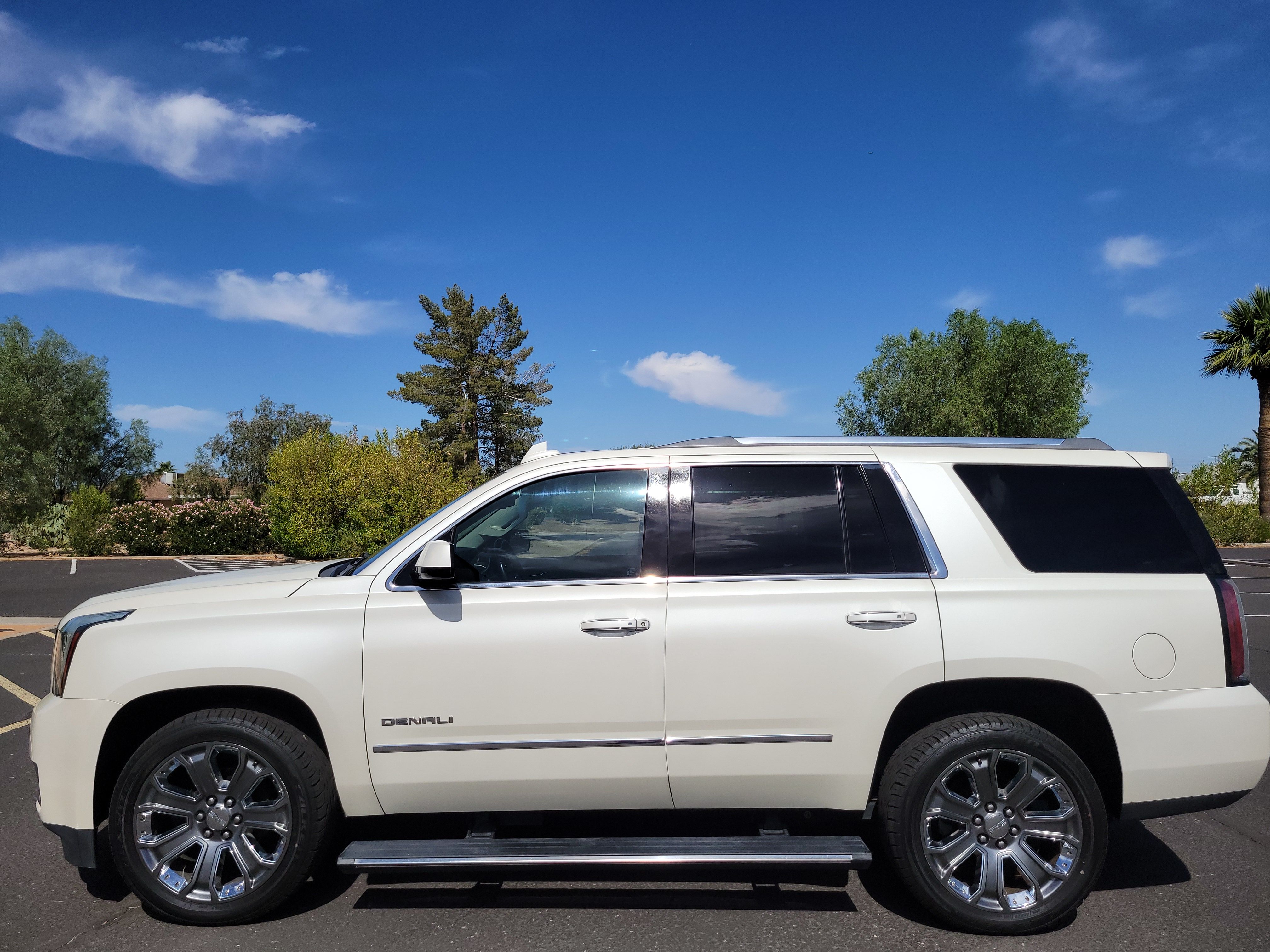 Used 2015 GMC Yukon Denali Ultimate AWD/4WD image 1