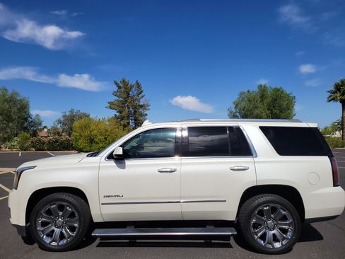 Used 2015 GMC Yukon Denali image 1