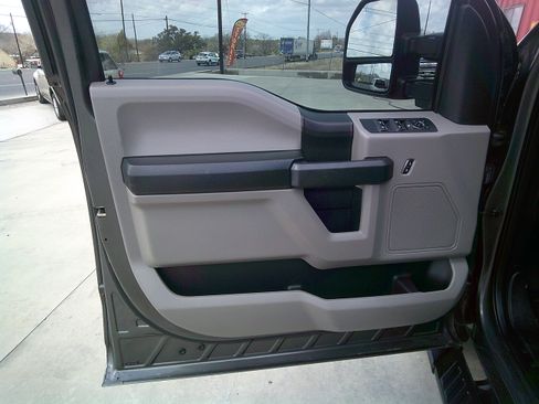 Used 2018 Ford F150 STX image 13