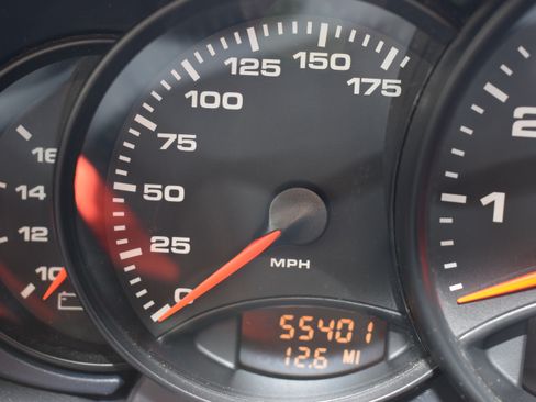 Used 2001 Porsche 911 Coupe RWD image 17