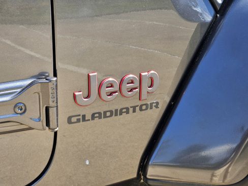 Used 2021 Jeep Gladiator Rubicon image 7