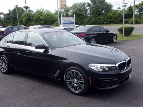 Used 2019 BMW 530i xDrive UNAVAIL AWD/4WD image 2