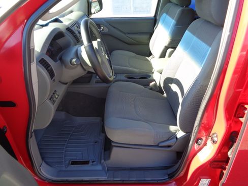 Used 2008 Nissan Frontier SE image 25