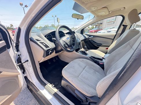 Used 2016 Ford Focus SE Sedan FWD image 17