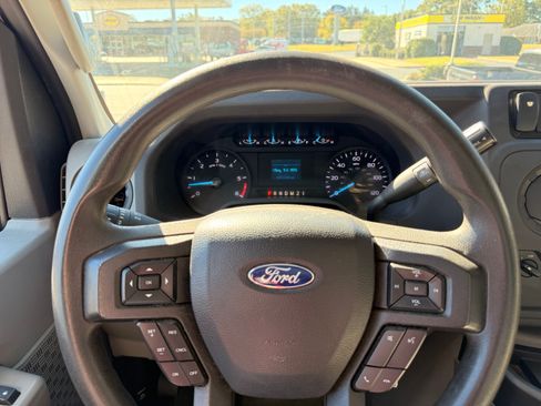 Used 2022 Ford E-350 and Econoline 350 image 10