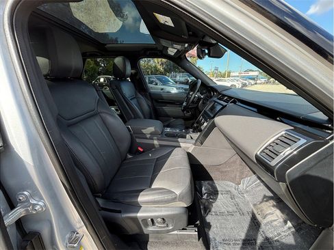 Used 2018 Land Rover Discovery SE image 40