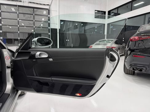 Used 2006 Porsche Cayman S image 18