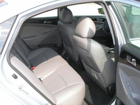 Used 2013 Hyundai Sonata Limited Sedan 4D FWD image 7