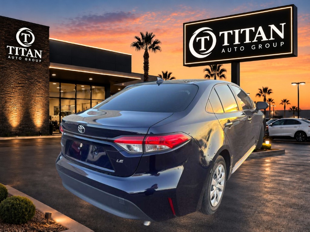 Used 2024 Toyota Corolla LE Sedan FWD image 5