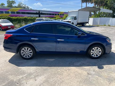 Used 2019 Nissan Sentra 1.8 S image 2
