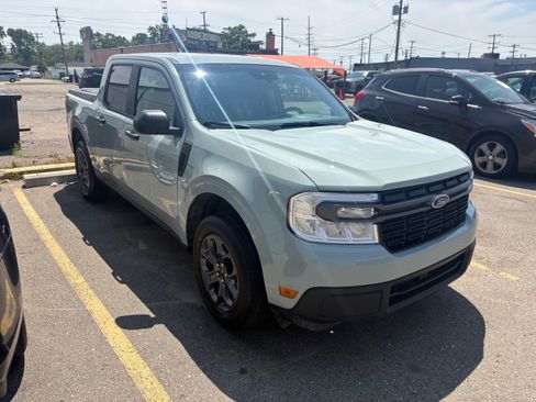 Used 2024 Ford Maverick AWD SuperCrew XLT image 3