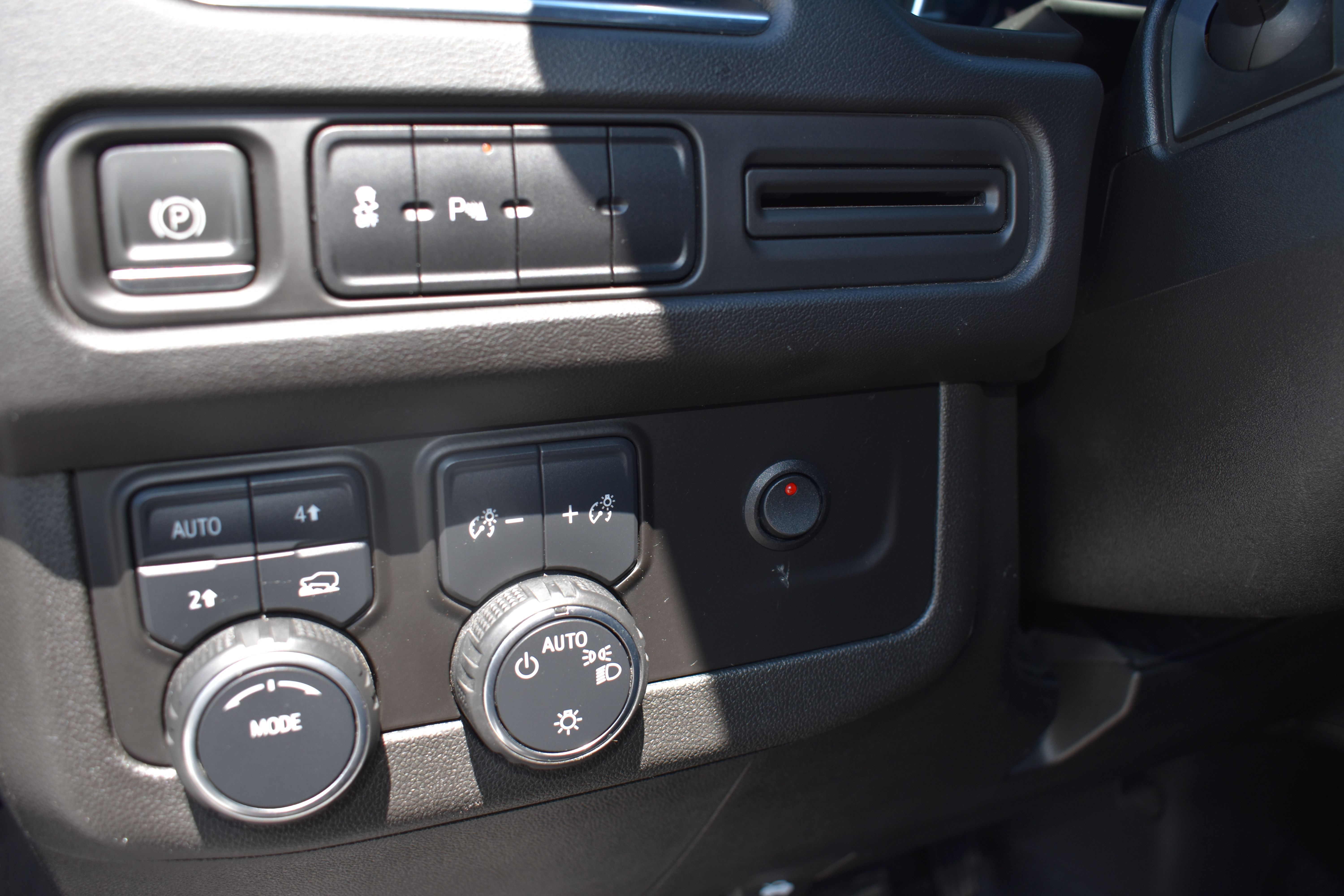 Used 2023 Chevrolet Tahoe 4WD image 20