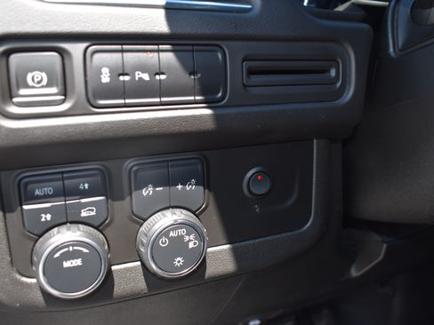 Used 2023 Chevrolet Tahoe 4WD image 20