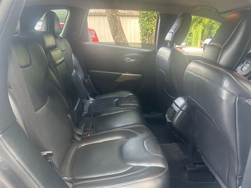Used 2018 Jeep Cherokee FWD Limited image 25