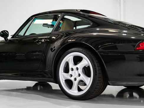 Used 1998 Porsche 911 Carrera S Coupe RWD image 29