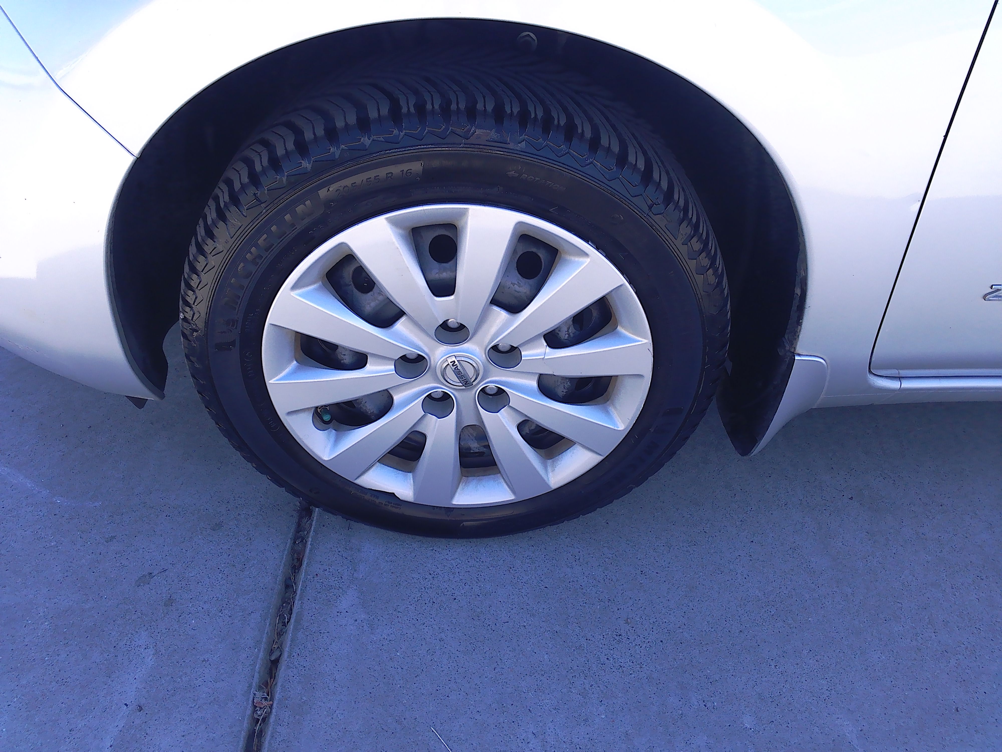 Used 2015 Nissan Leaf S FWD image 34
