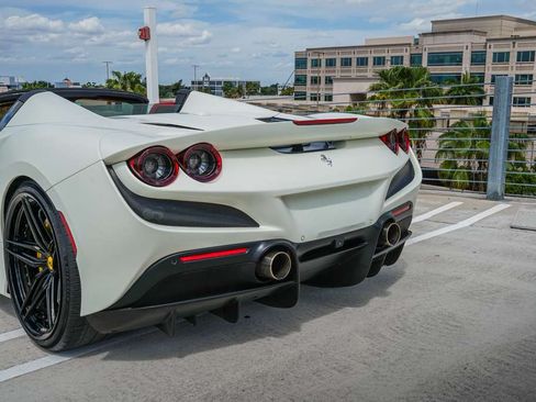 Used 2022 Ferrari F8 Spider Spider image 4