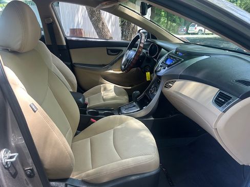 Used 2013 Hyundai Elantra Sedan FWD image 23