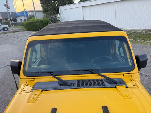 Used 2019 Jeep Wrangler 4WD Unlimited Sport image 37