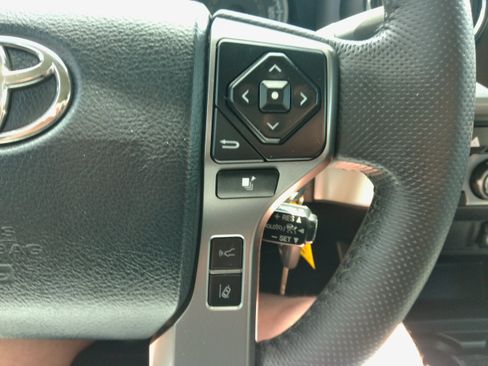 Used 2019 Toyota Tacoma 4x4 Double Cab SR5 image 48