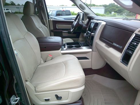 Used 2014 RAM 1500 Laramie AWD/4WD image 8