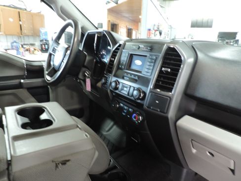Used 2018 Ford F150 XLT image 28