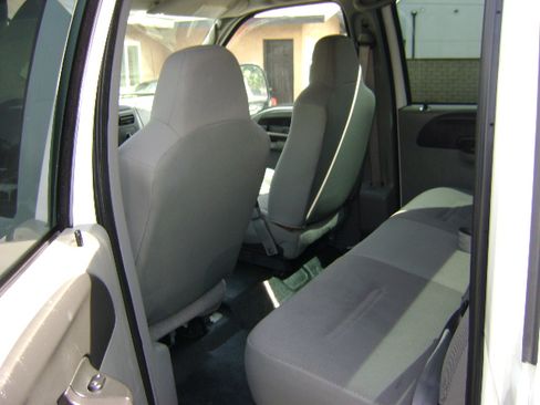 Used 2006 Ford F350 image 21