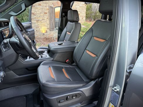 Used 2025 GMC Sierra 2500 AT4 image 27