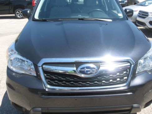 Used 2016 Subaru Forester 2.5i Premium AWD/4WD image 2