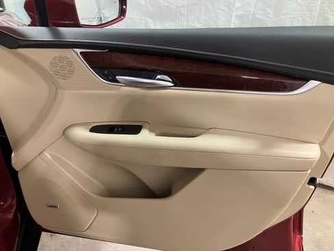 Used 2019 Cadillac XT5 Luxury image 30