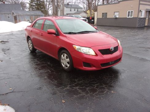 Used 2010 Toyota Corolla LE image 2