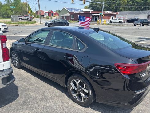 Used 2020 Kia Forte Sedan FWD image 2