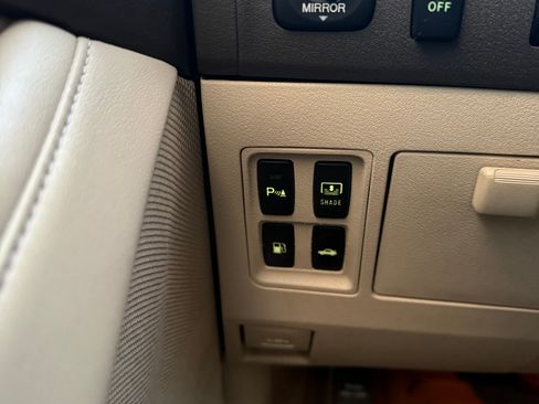 Used 2012 Lexus ES 350 w/ Luxury Pkg & Navigation FWD image 20