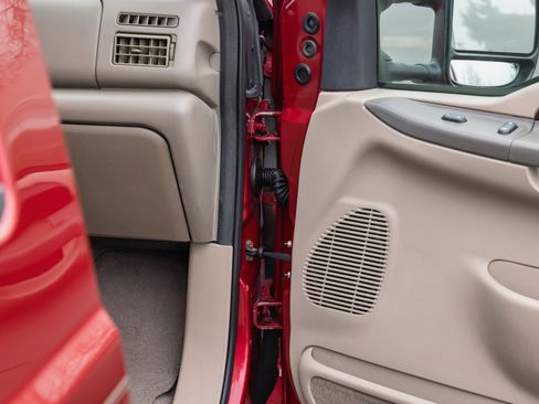 Used 2003 Ford Excursion Eddie Bauer image 38