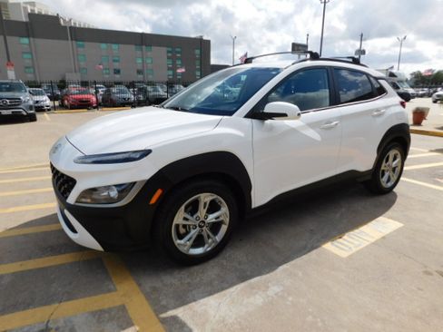 Used 2022 Hyundai Kona SEL image 4