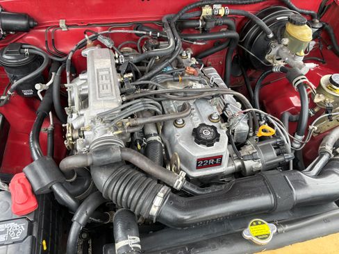 Used 1994 Toyota Pickup 4x4 Regular Cab DX image 18