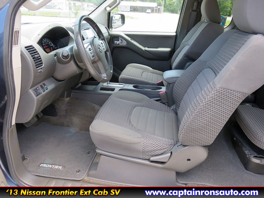 Used 2013 Nissan Frontier King Cab SV RWD image 9