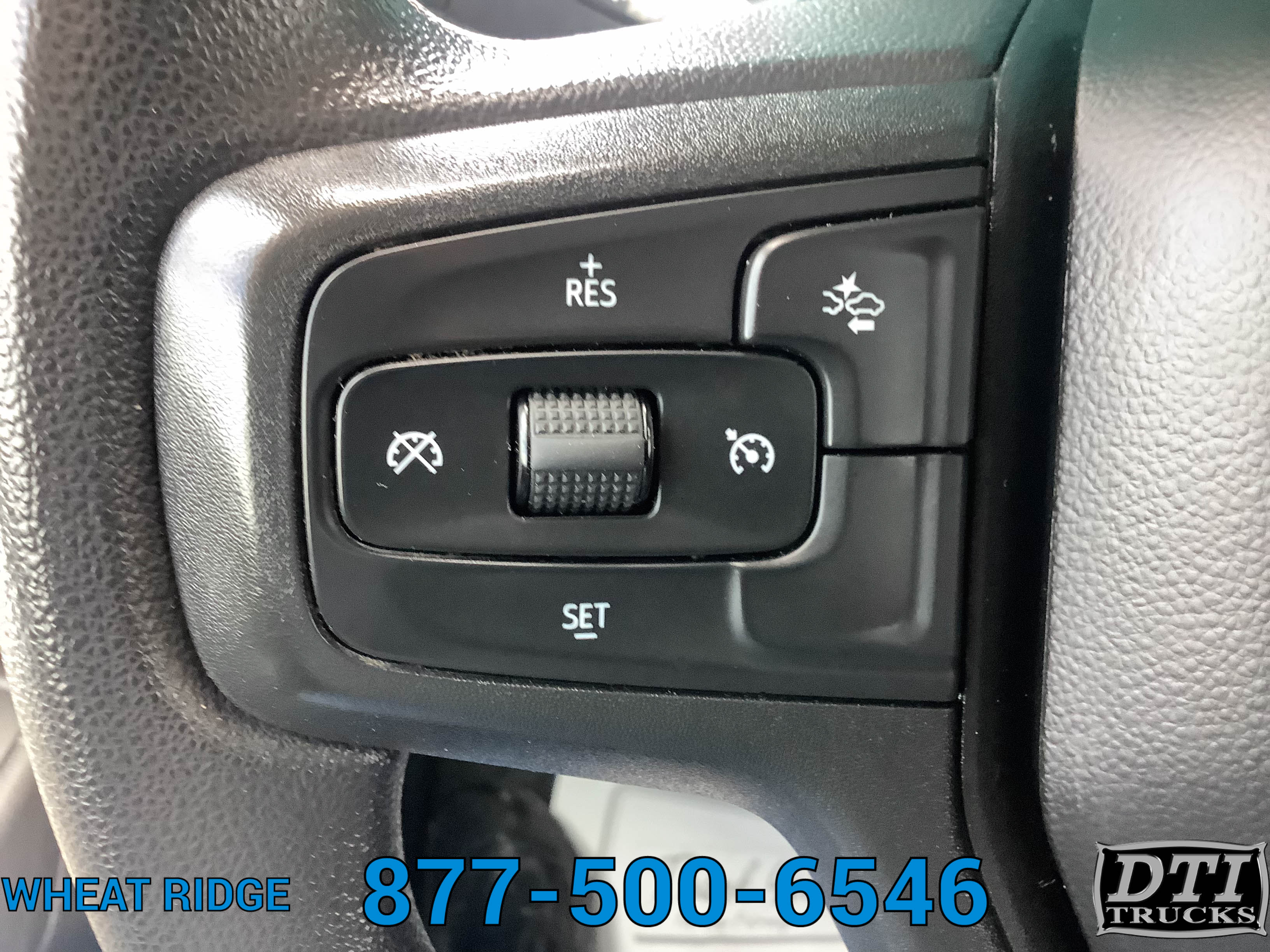 Used 2025 Chevrolet Silverado 2500 4x4 Crew Cab Custom image 16