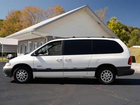 Used 1998 Plymouth Grand Voyager SE image 5