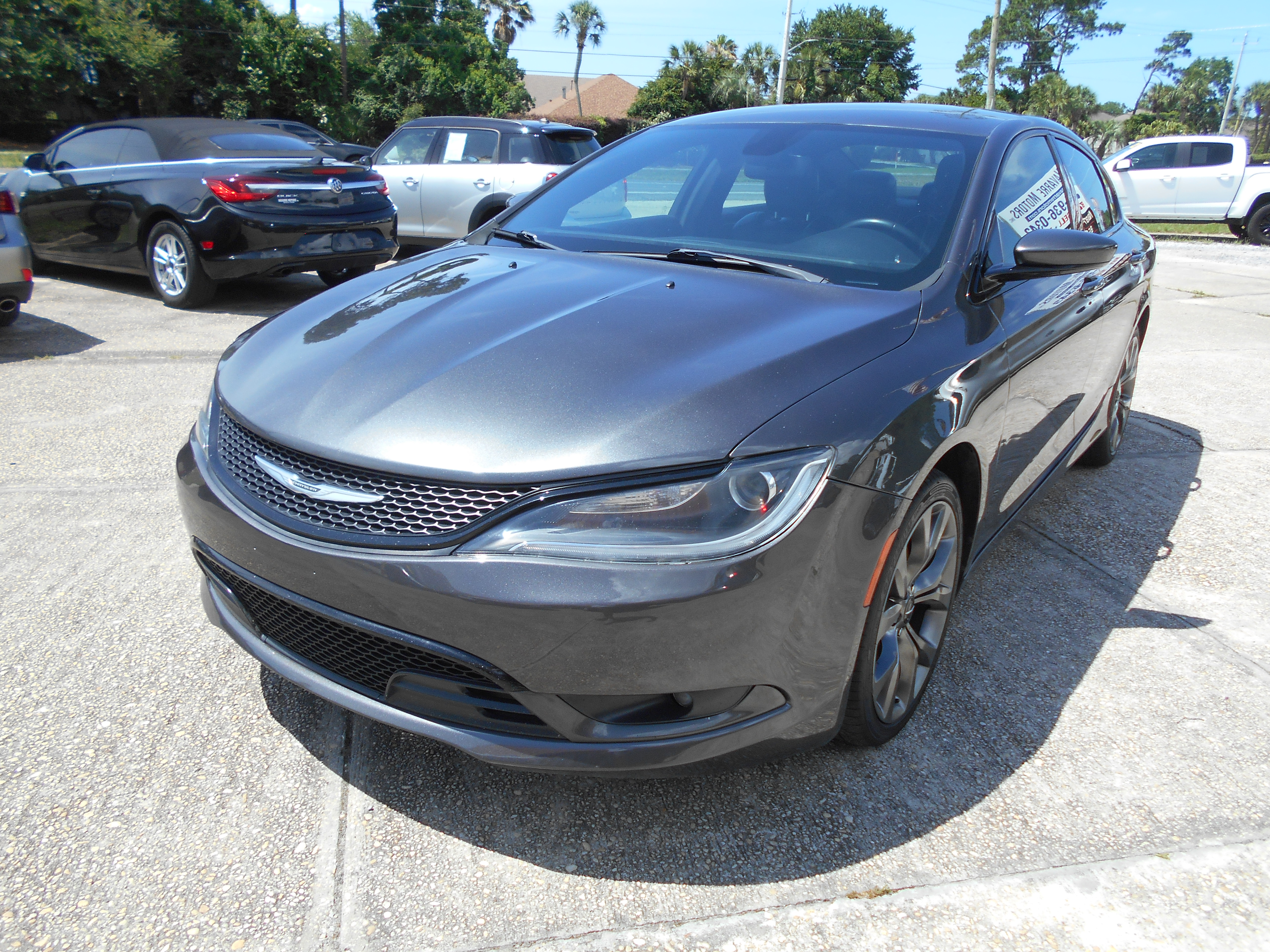 Used 2016 Chrysler 200 S FWD image 2