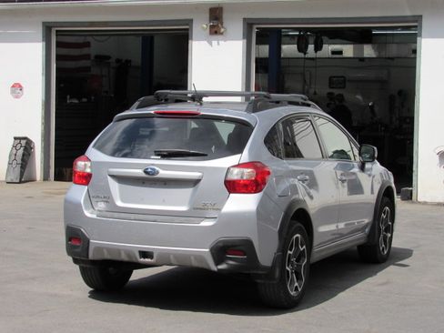 Used 2014 Subaru XV Crosstrek 2.0i Premium AWD/4WD image 7