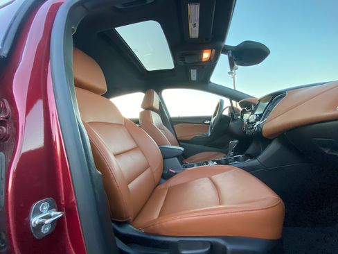 Used 2017 Chevrolet Cruze Premier image 13